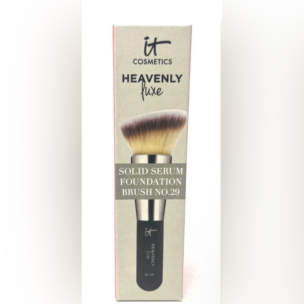 IT Cosmetics Heavenly Luxe Brush, Solid Serum Foundation Brush NO.29, NEW in Box